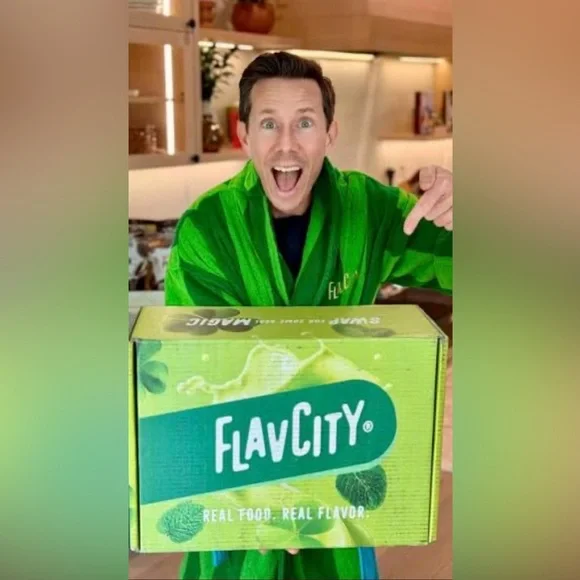 FLAVCITY ROBE - Picture 2 of 3